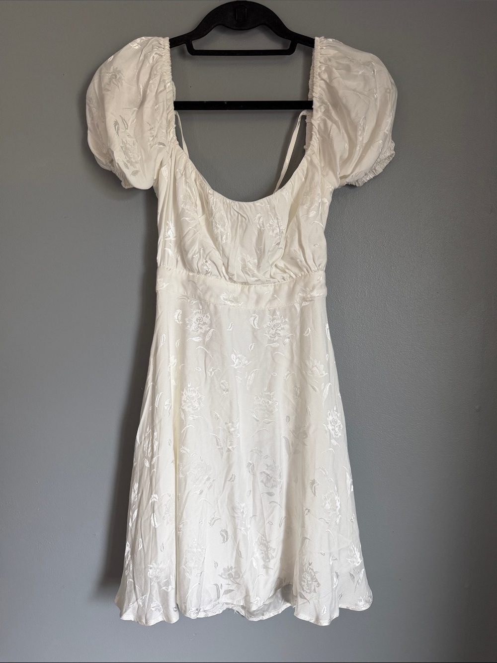 NWT Lulus White Satin Romantic Bridal Floral Jacquard Puff Sleeve Mini Dress Med